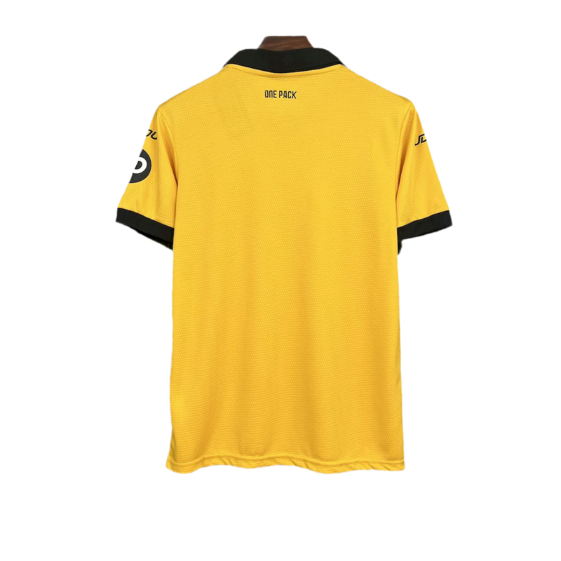 Wolverhampton Home 2025/26 Torcedor