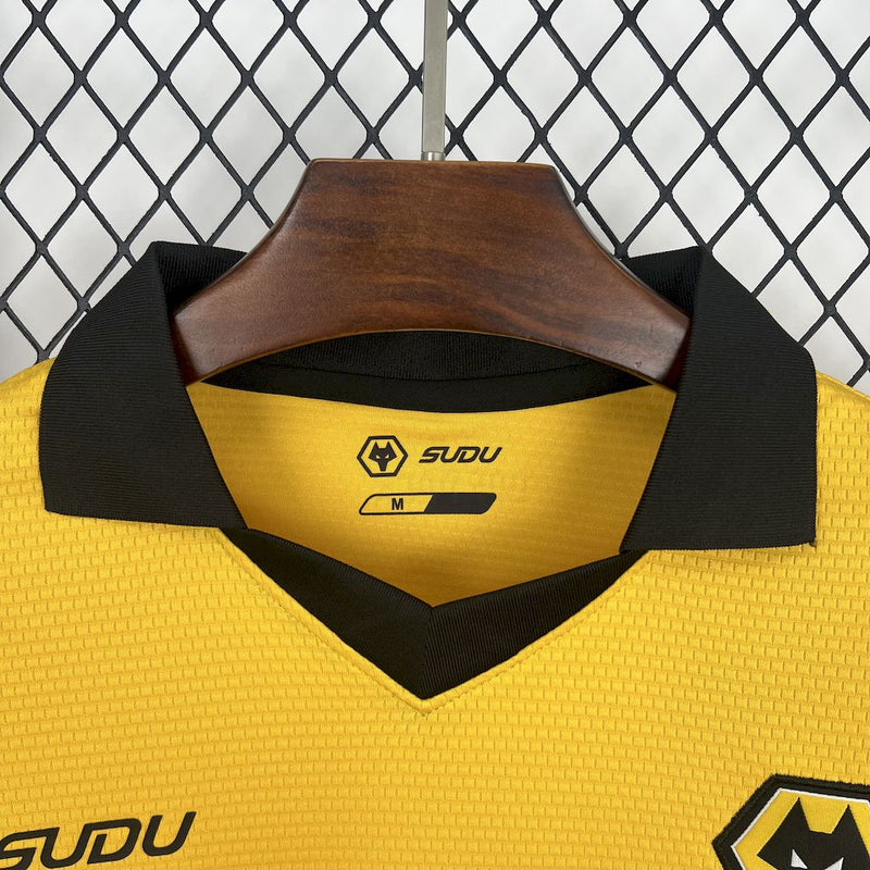 Wolverhampton Home 2025/26 Torcedor