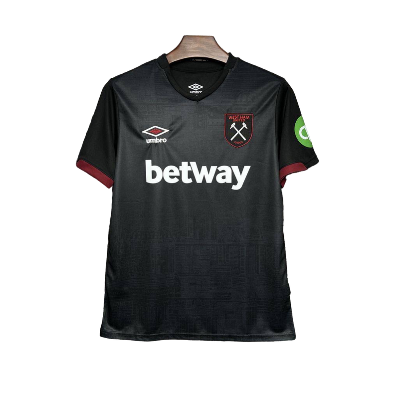 West Ham Away 2024/25 Torcedor