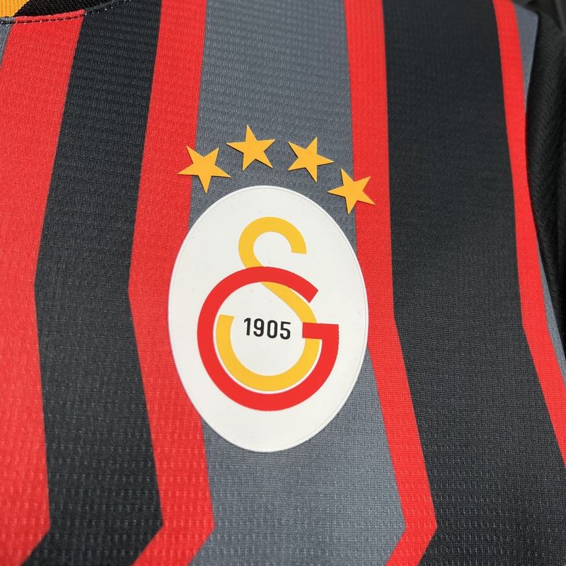 Galatasary Third 2024/25 Torcedor