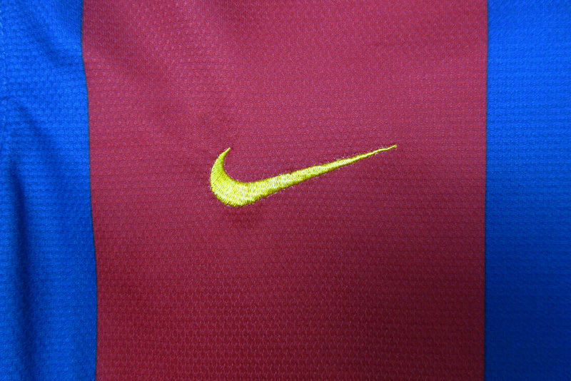 Barcelona Home 2007/08 Ronaldinho 10 Retro Fan