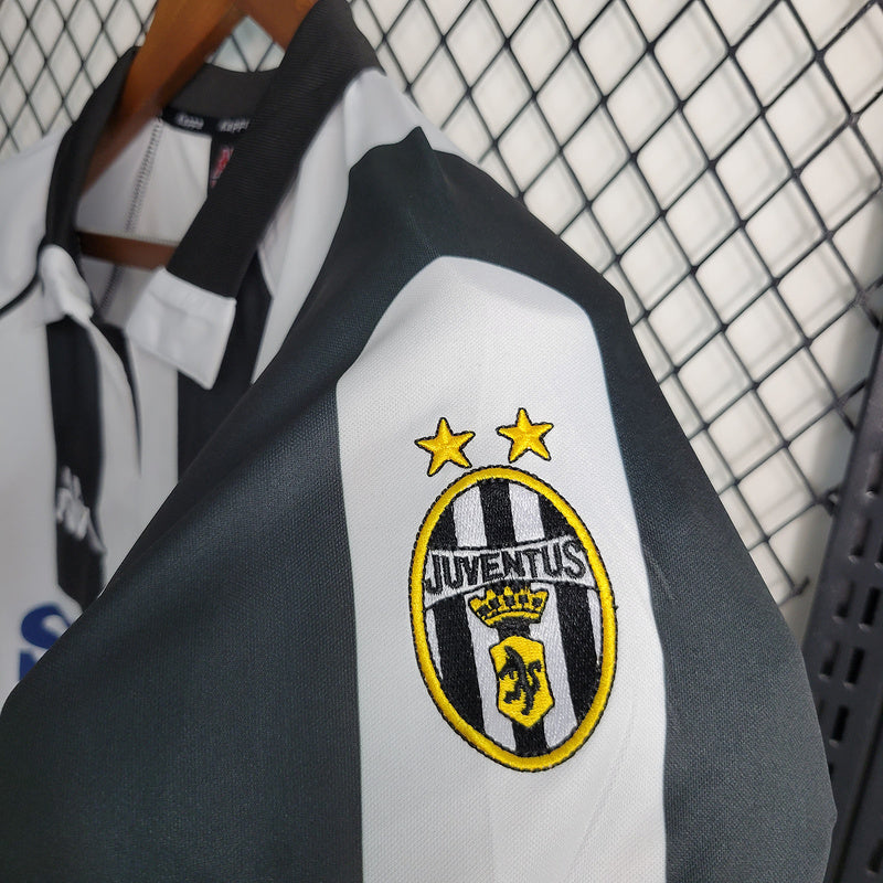 Juventus Away 1997/98 Retro Fan